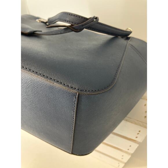 MICHAEL KORS, LARGE NAVY SAFFIANO LEAHTER SHOULDER BAG WITH CHARM - Picture 8 of 16